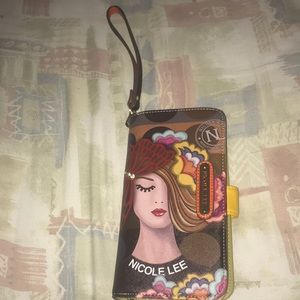 Nicole lee wallet